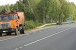 В Зубцовском районе столкнулись мусоровоз и мотоцикл