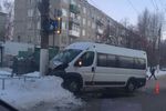 В Твери Hyundai столкнулся с маршруткой, пострадали пять человек 